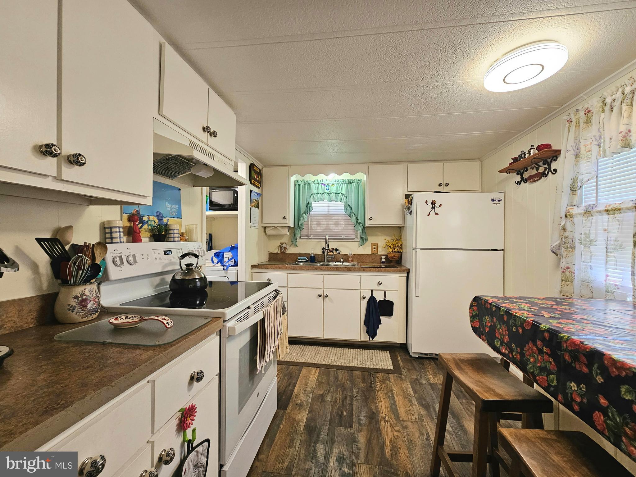 8255 WHITESVILLE ROAD
