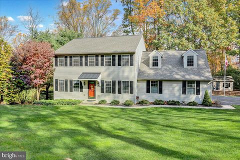 5065 CHERRYWOOD DRIVE MOHNTON PA 19540