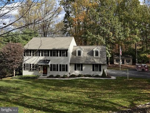 5065 CHERRYWOOD DRIVE MOHNTON PA 19540