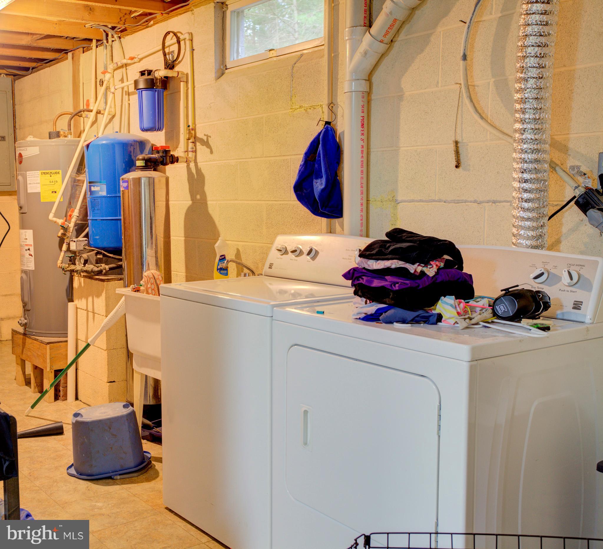 LAKE FERNDALE - Residential