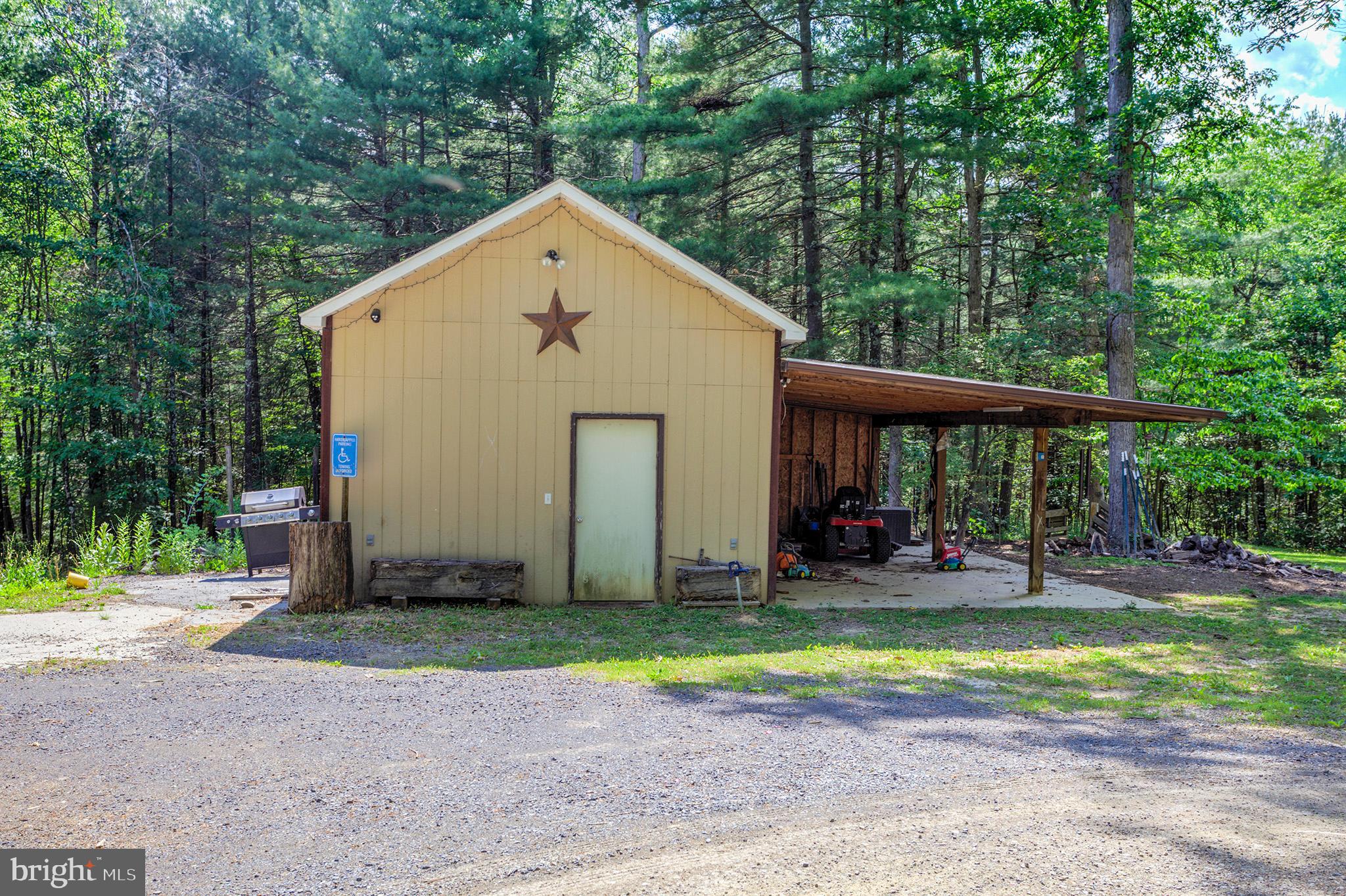 LAKE FERNDALE - Residential
