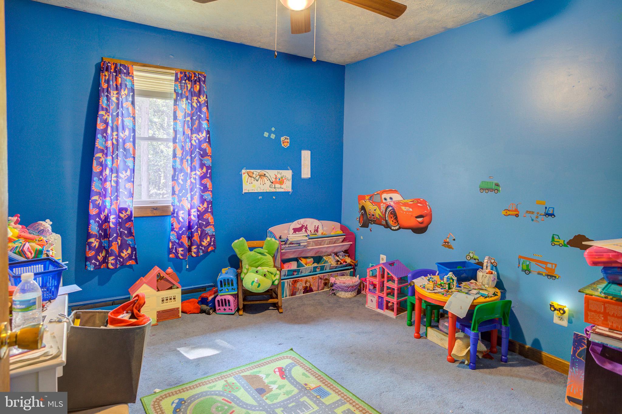 LAKE FERNDALE - Residential