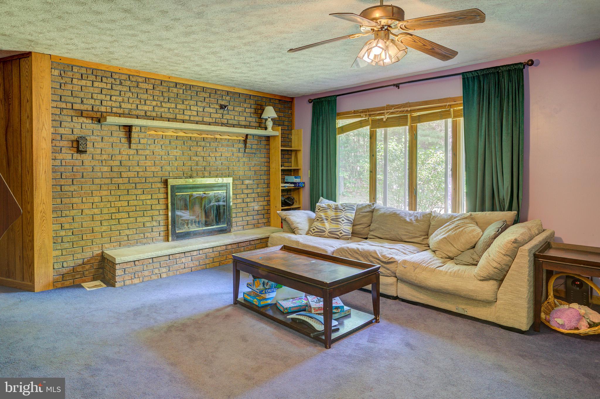 LAKE FERNDALE - Residential