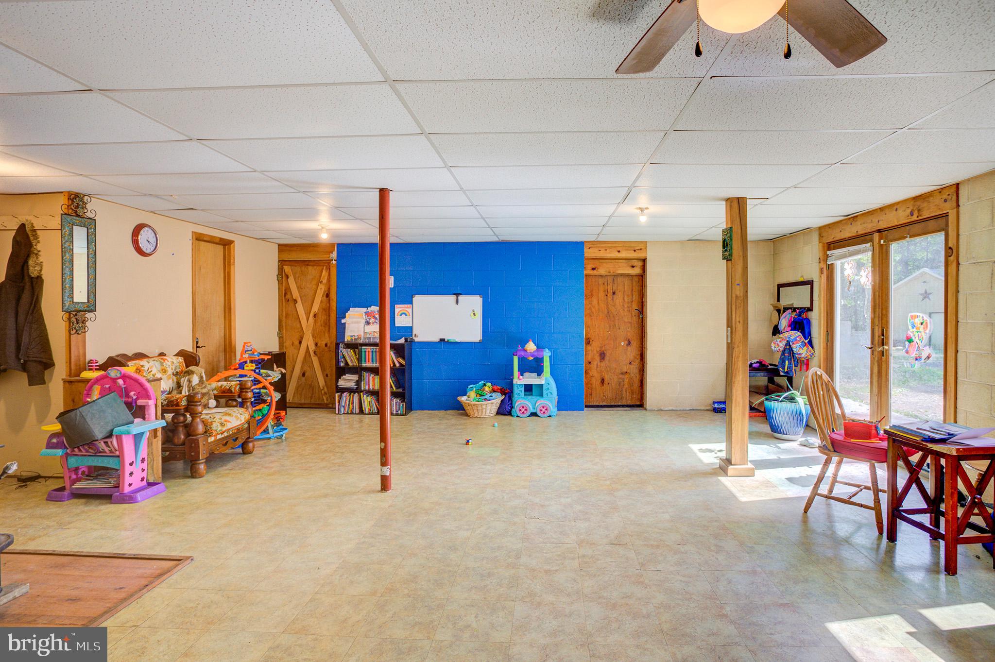 LAKE FERNDALE - Residential