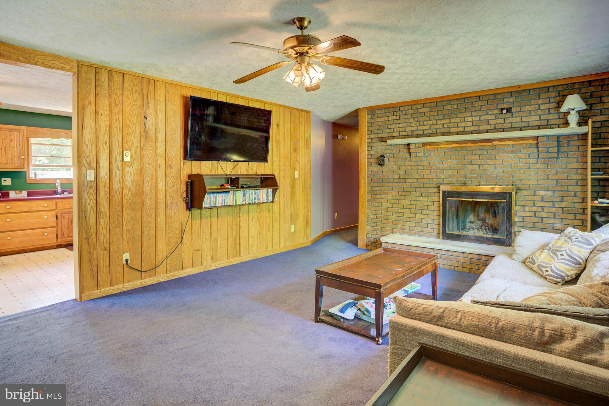 LAKE FERNDALE - Residential