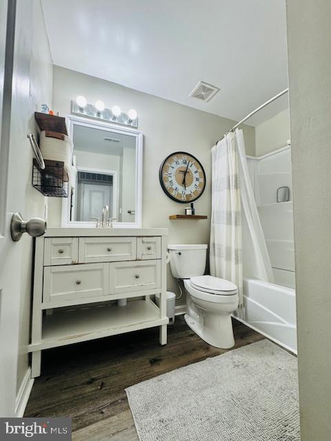 CROMWELL FOUNTAIN - Residential