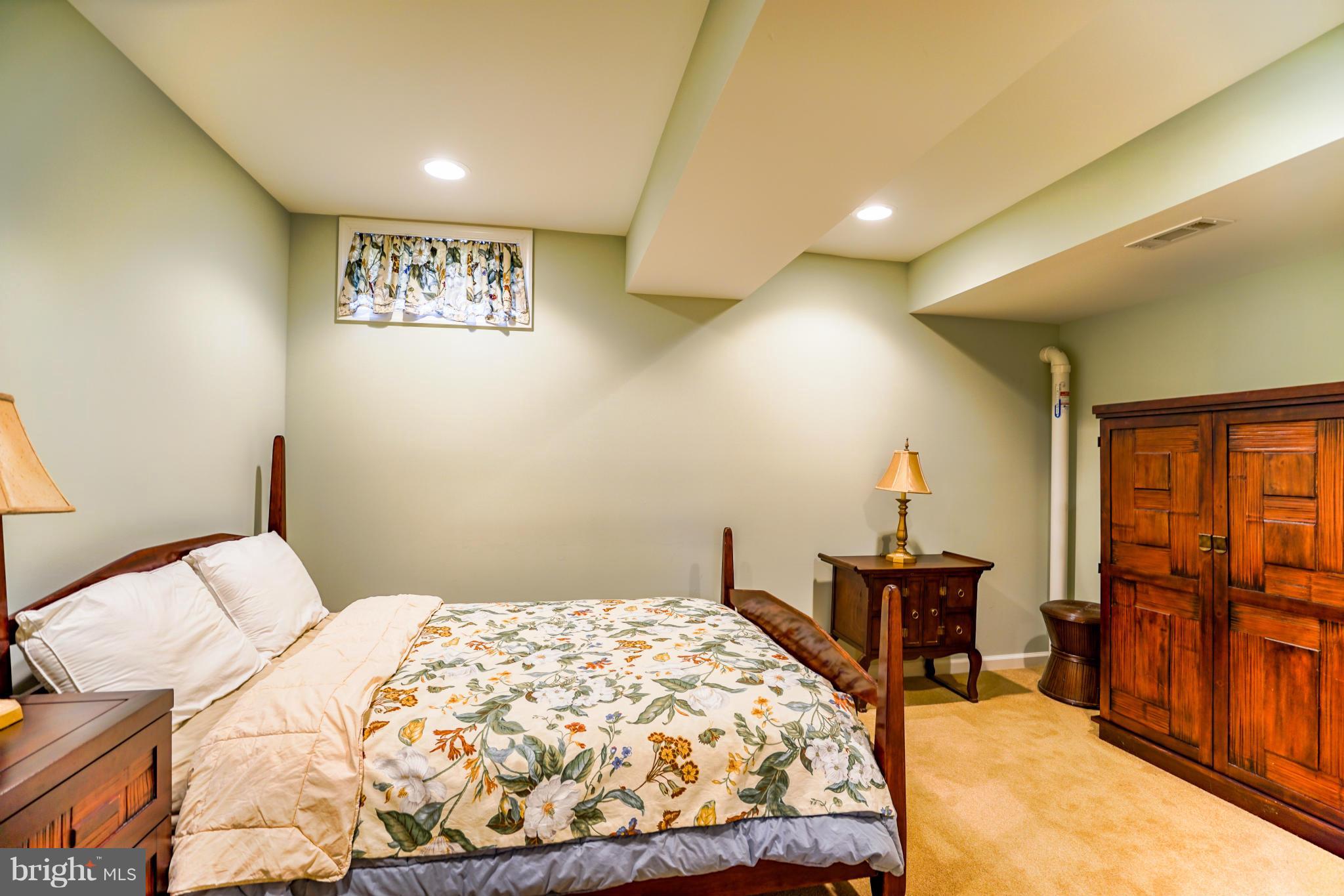 SOMERSET - Residential