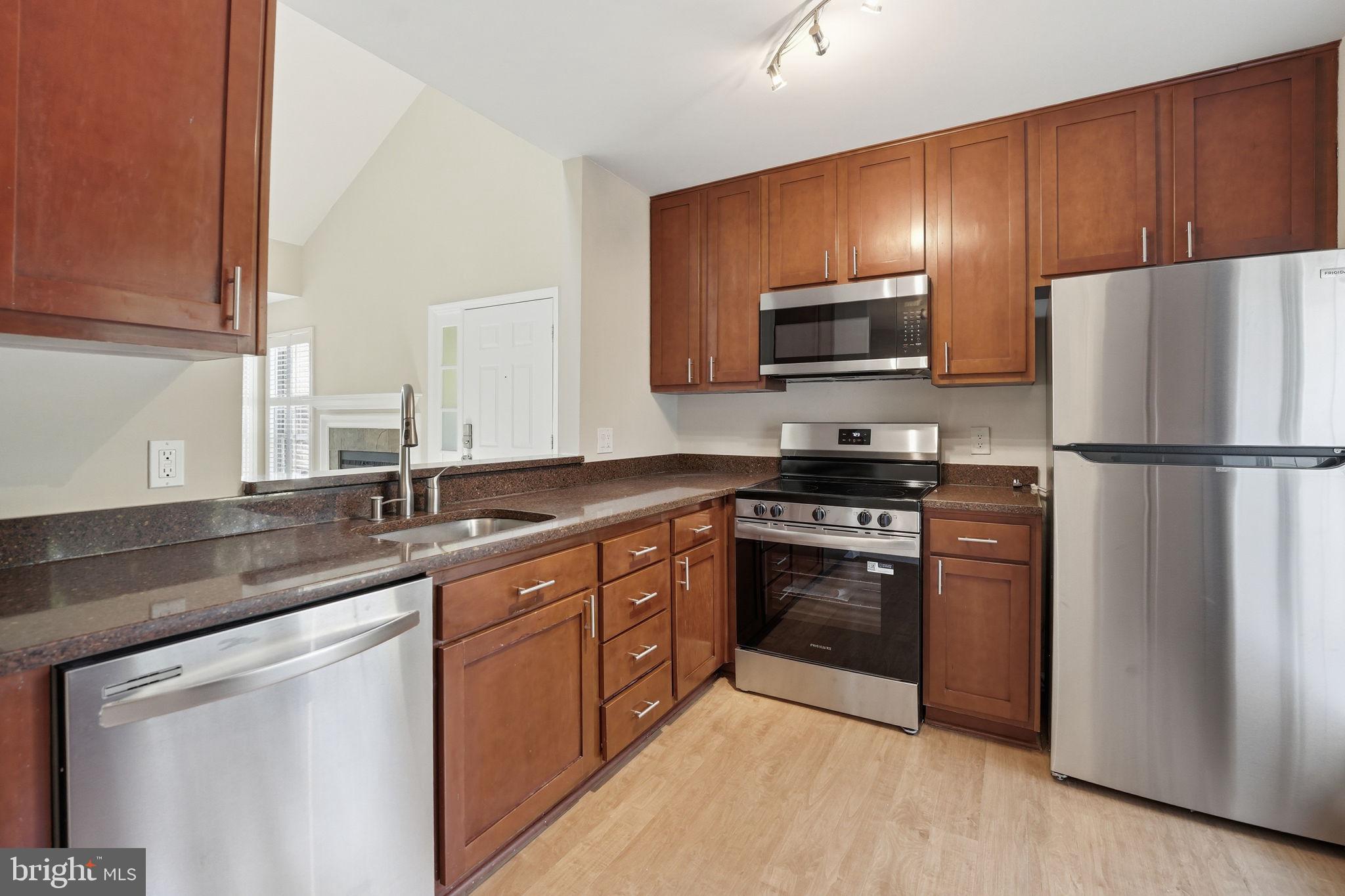 CARR AT PINECREST - Residential