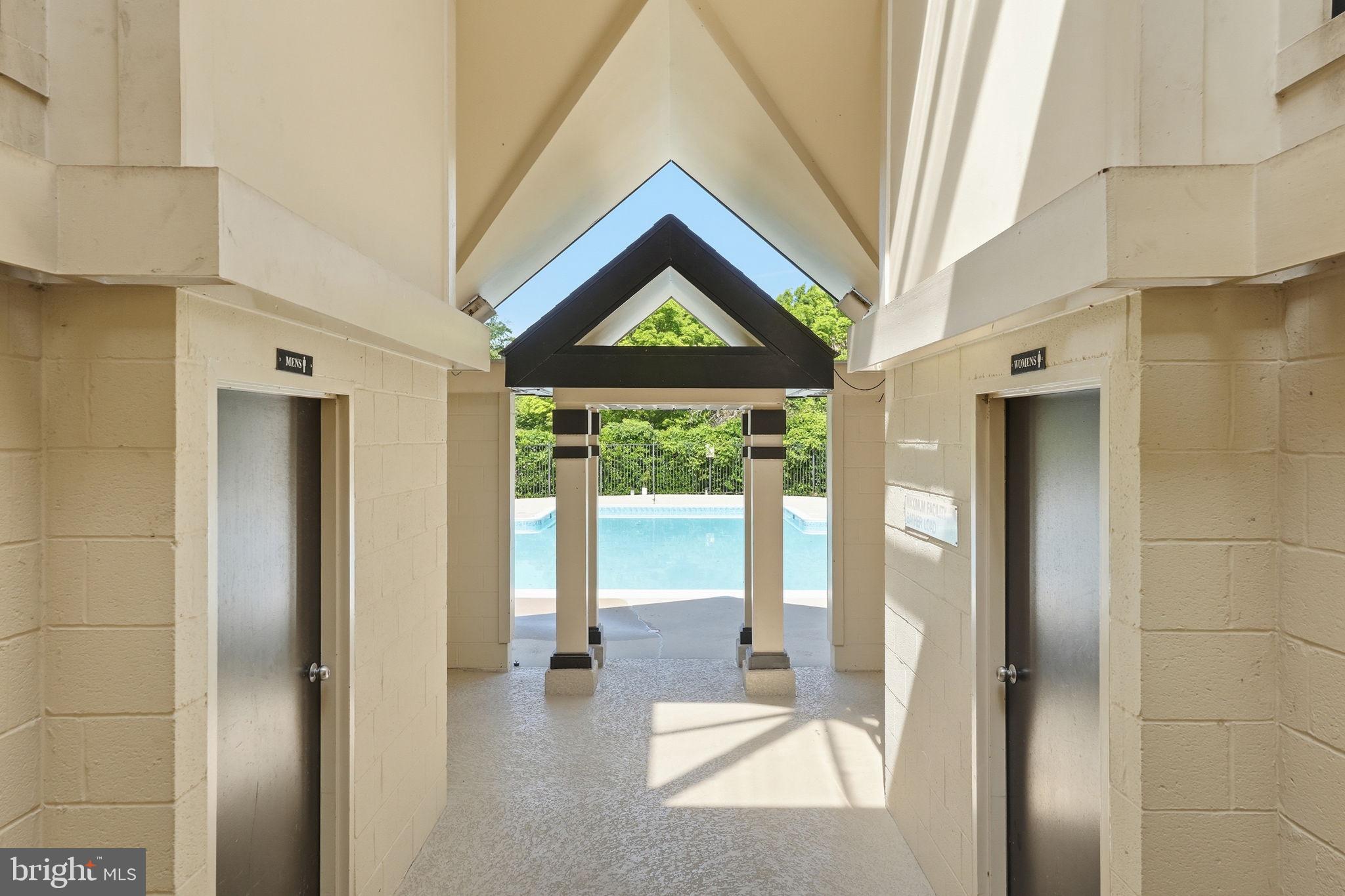 CARR AT PINECREST - Residential