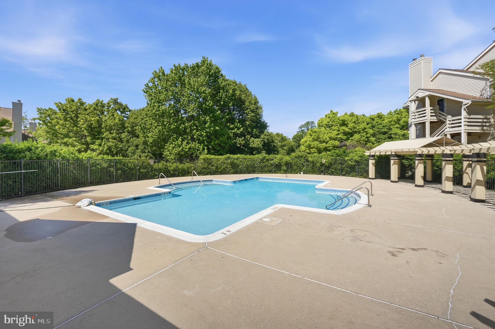 CARR AT PINECREST - Residential