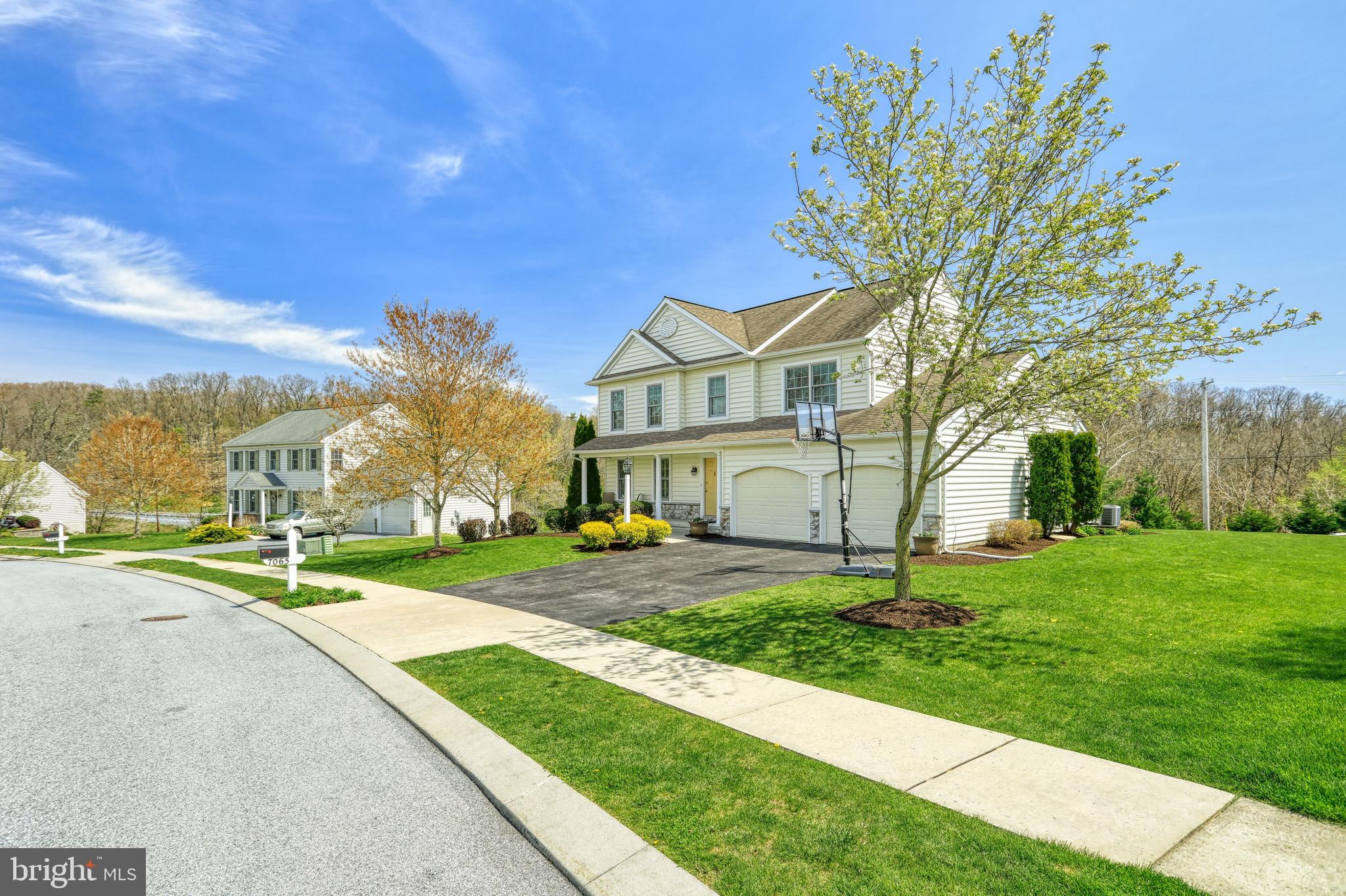 KENDALE OAKS - Residential