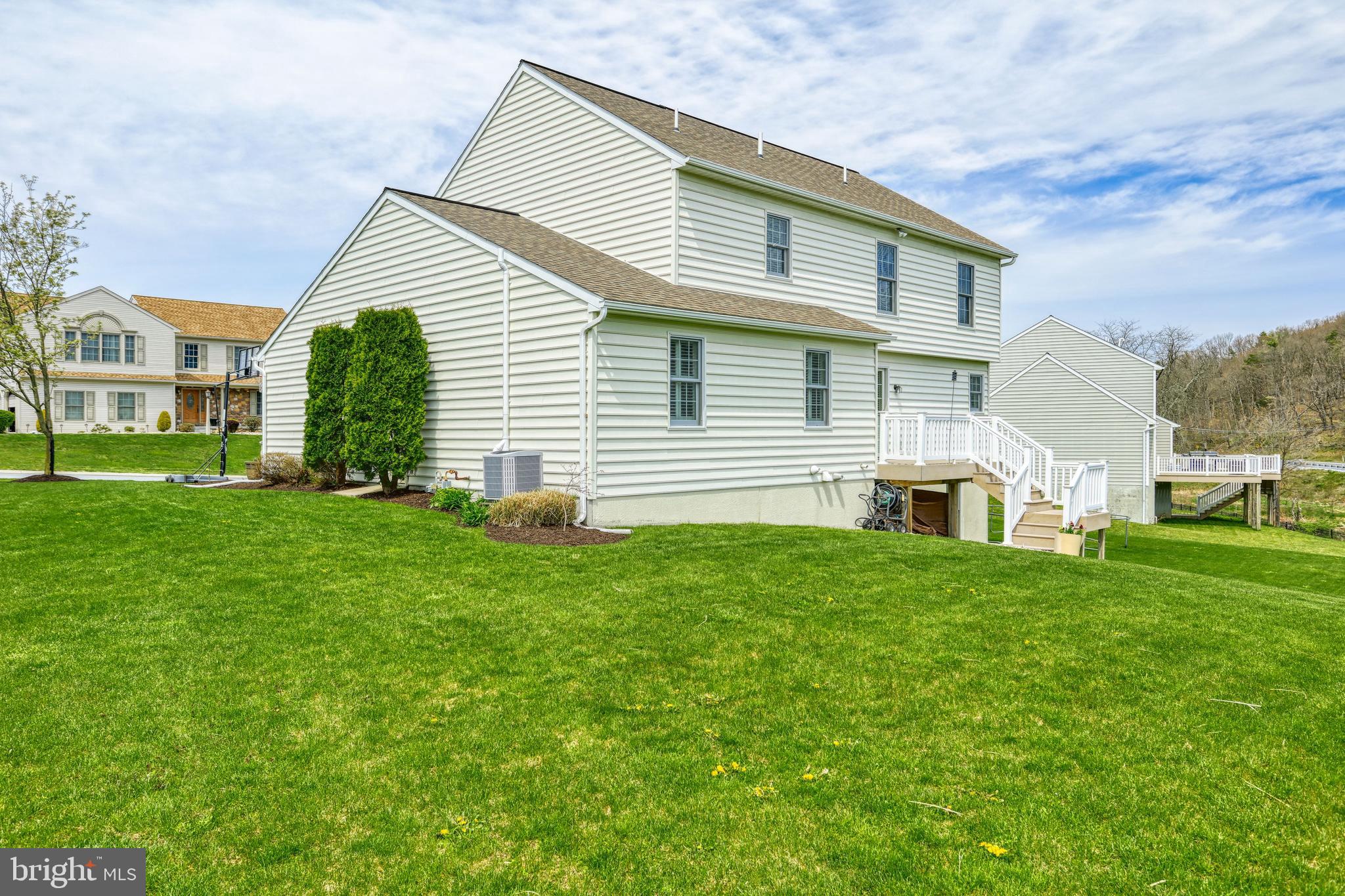 KENDALE OAKS - Residential