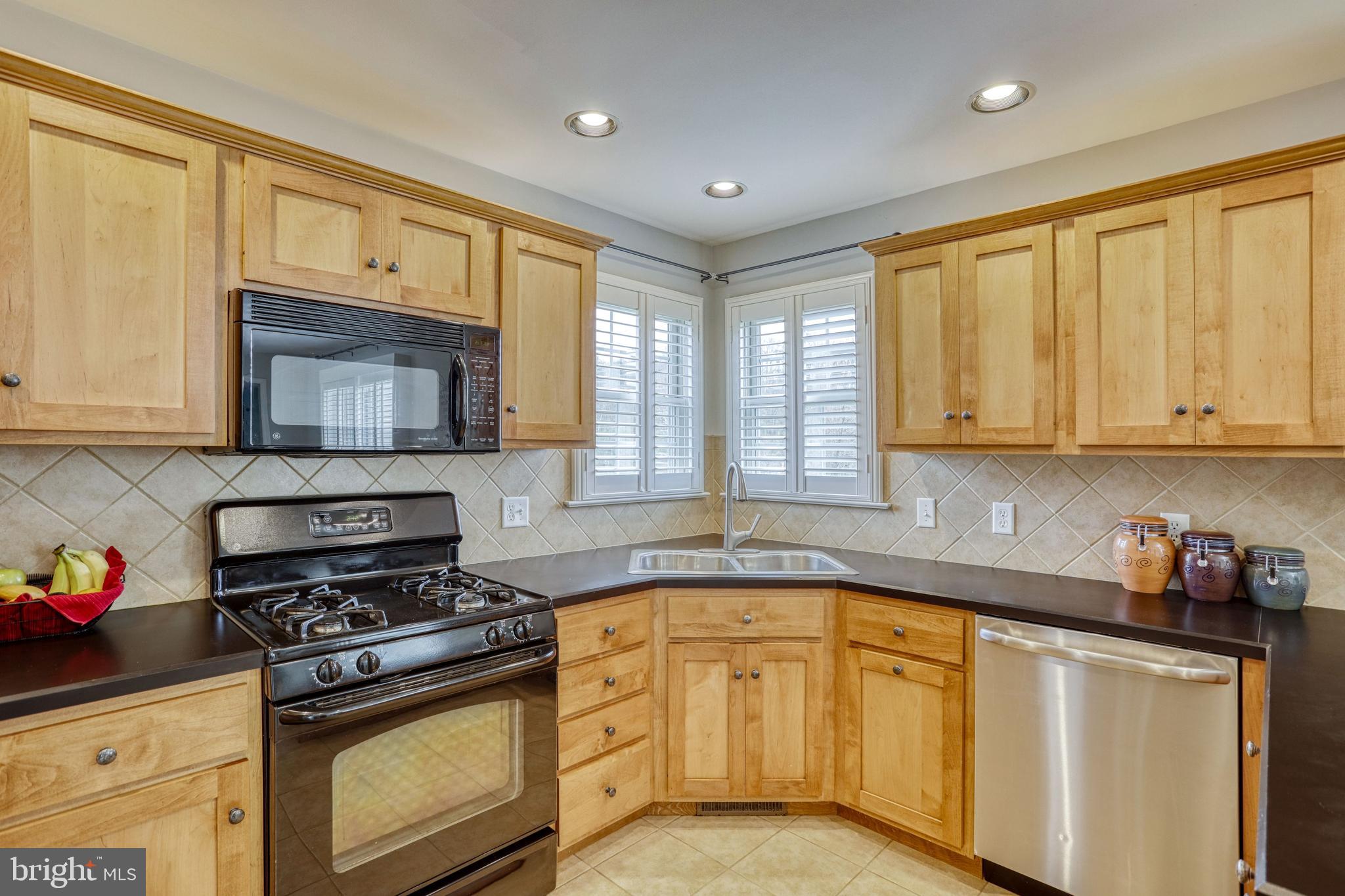 KENDALE OAKS - Residential