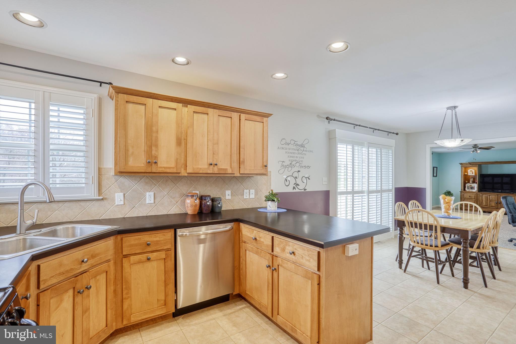 KENDALE OAKS - Residential