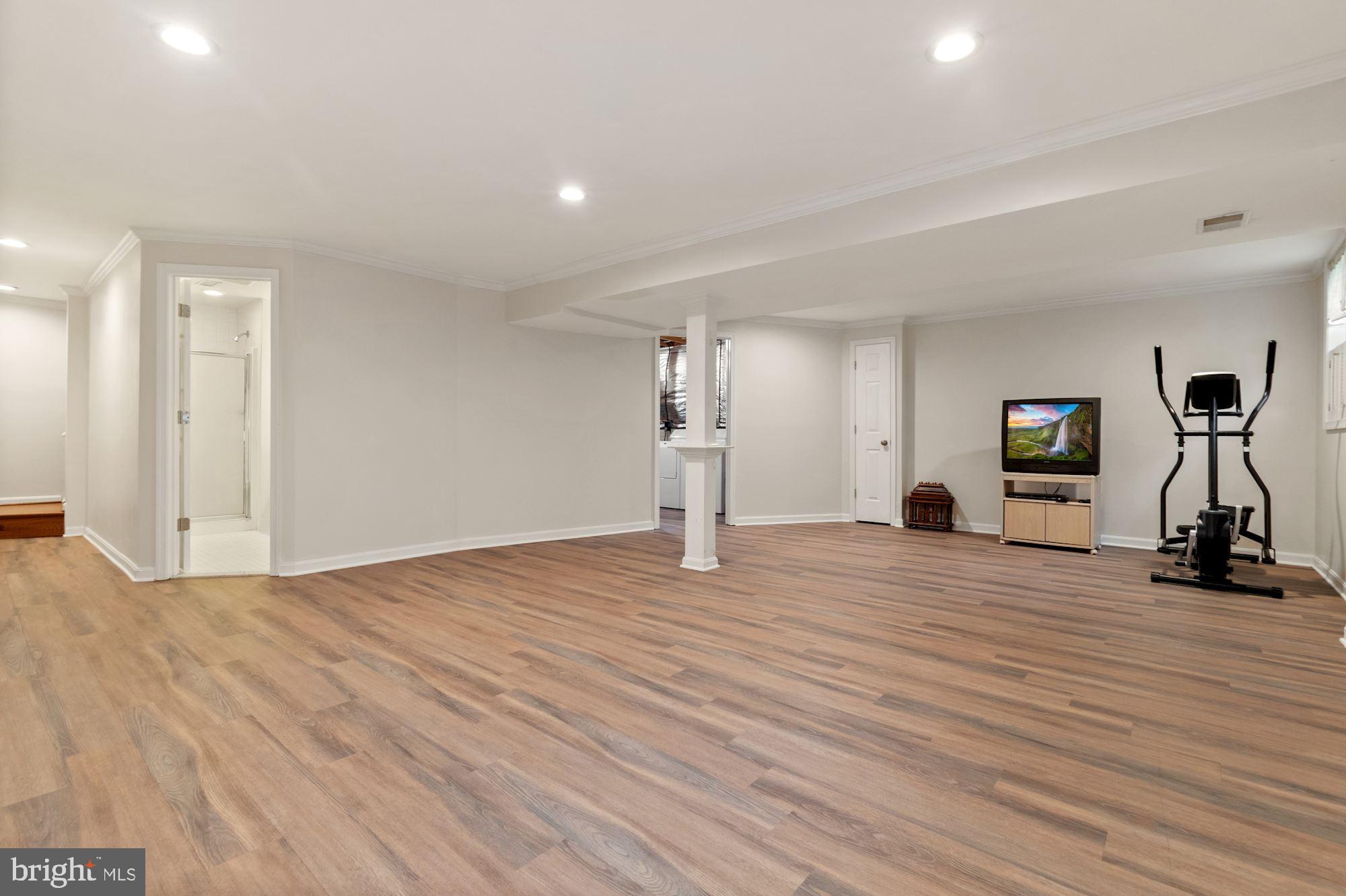 POTOMAC CHASE - Residential