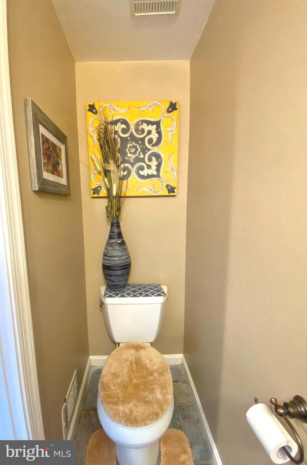 DORCHESTER - ST. CHARLES - Residential Lease