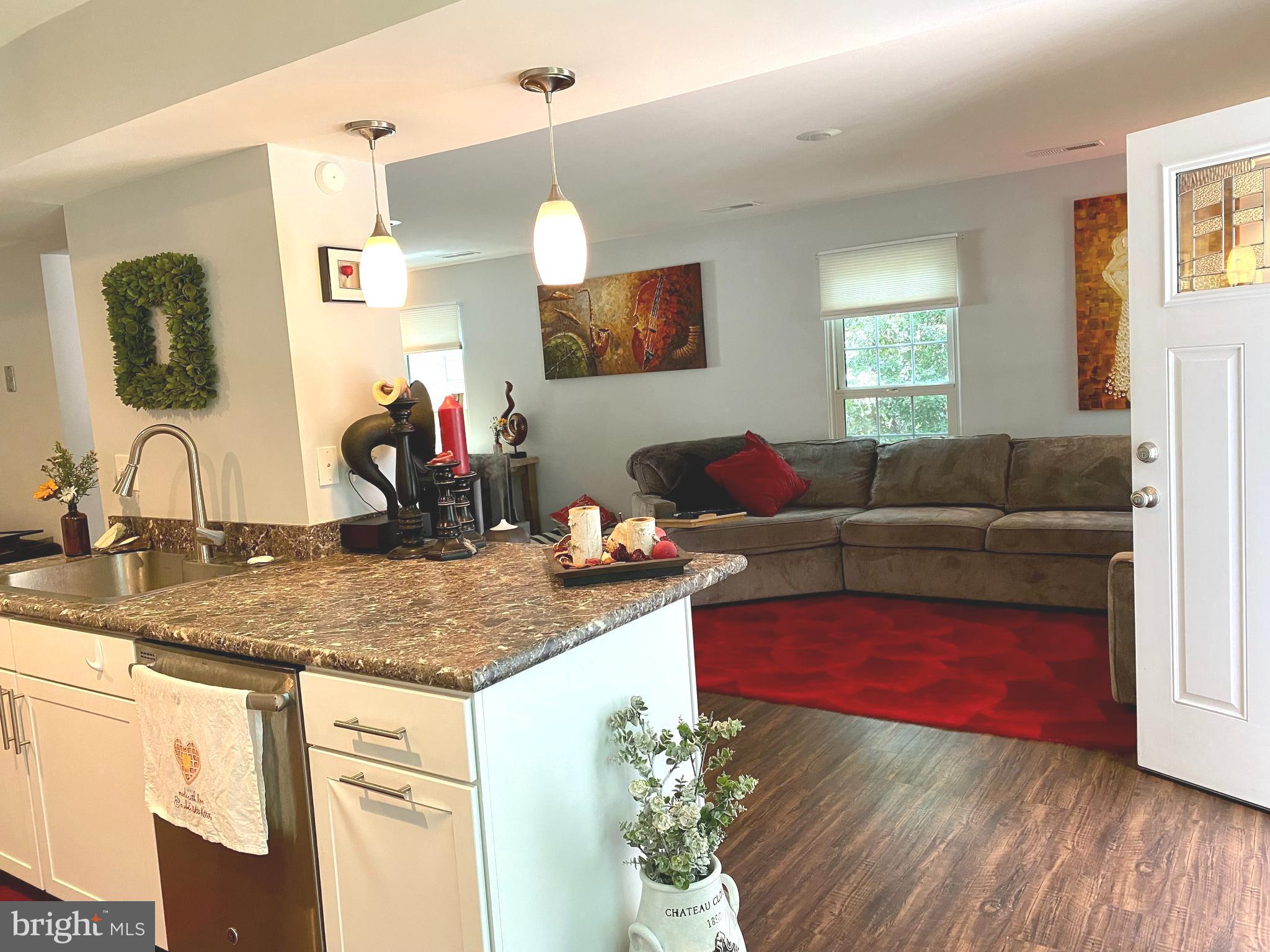 DORCHESTER - ST. CHARLES - Residential Lease