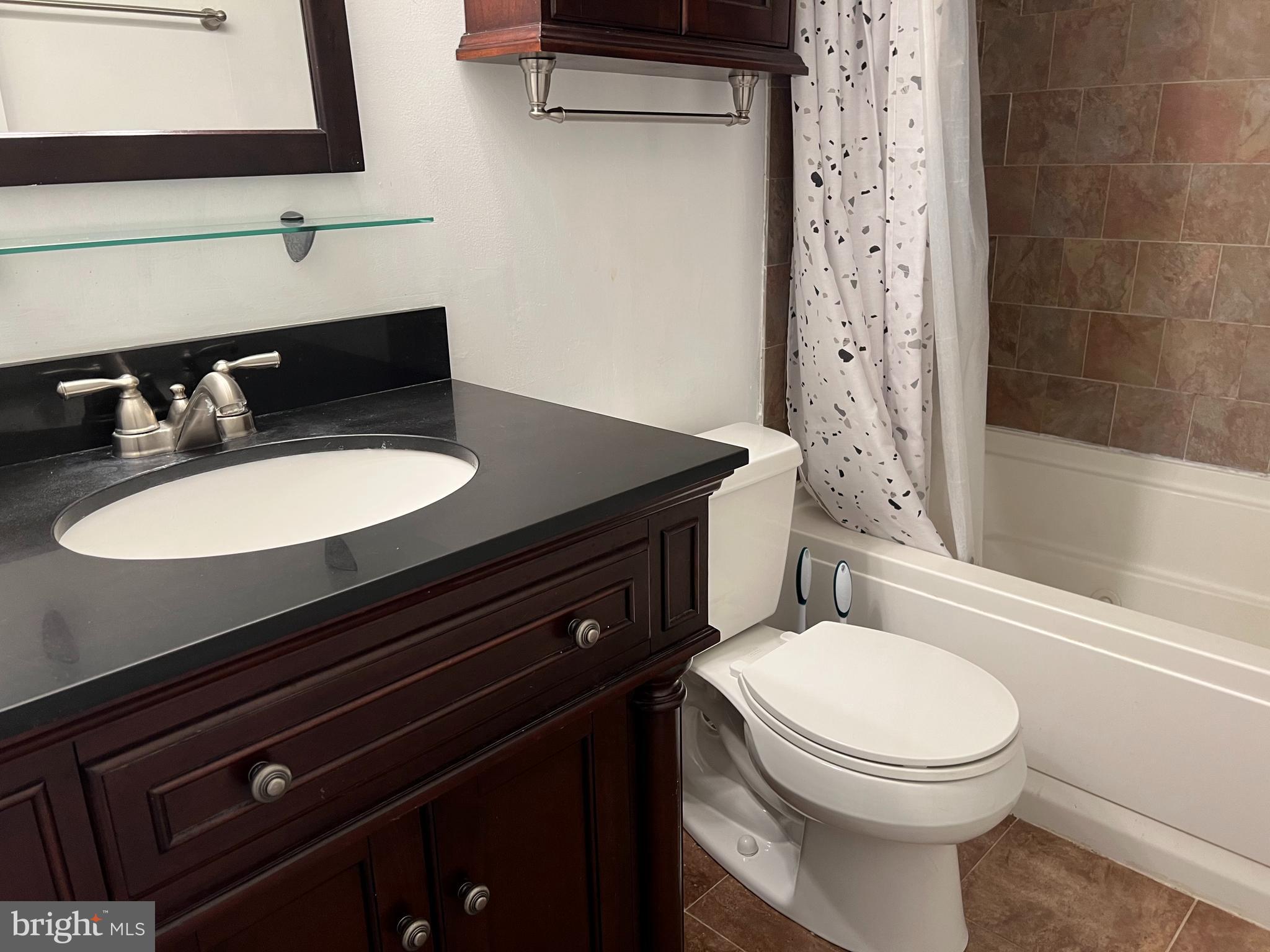 DORCHESTER - ST. CHARLES - Residential Lease