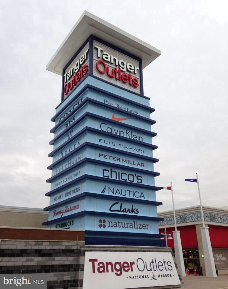 DORCHESTER - ST. CHARLES - Residential Lease