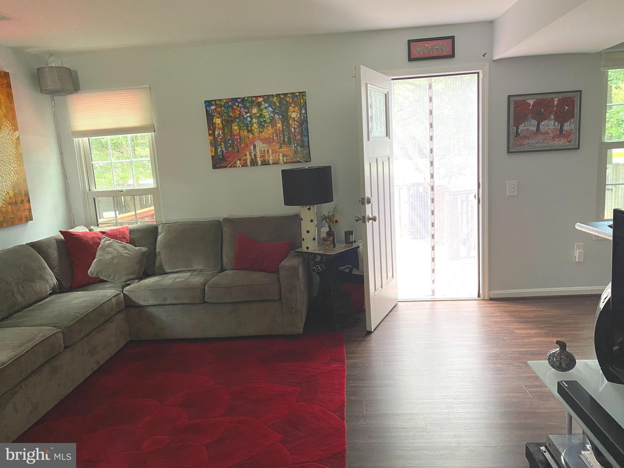 DORCHESTER - ST. CHARLES - Residential Lease