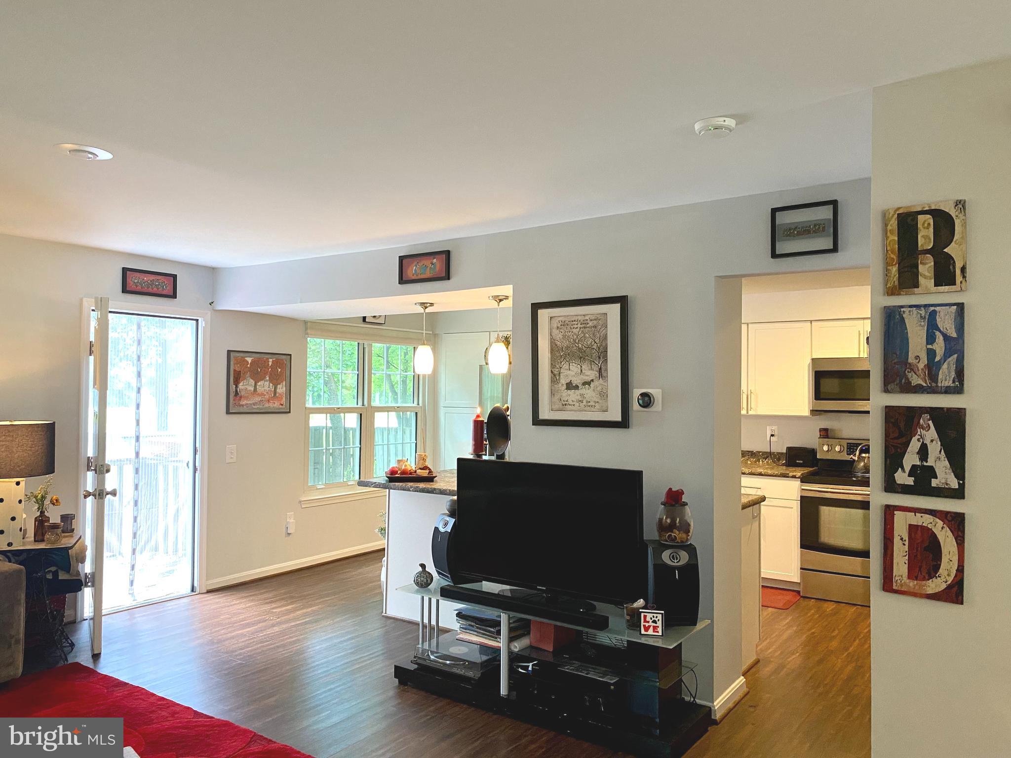 DORCHESTER - ST. CHARLES - Residential Lease