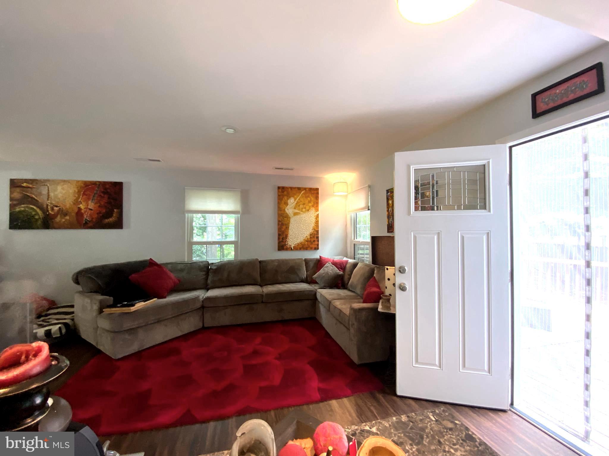 DORCHESTER - ST. CHARLES - Residential Lease