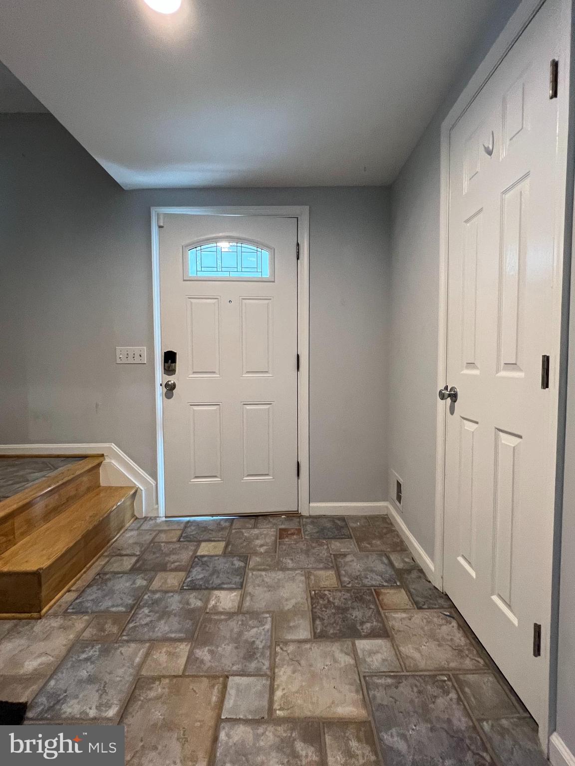 DORCHESTER - ST. CHARLES - Residential Lease