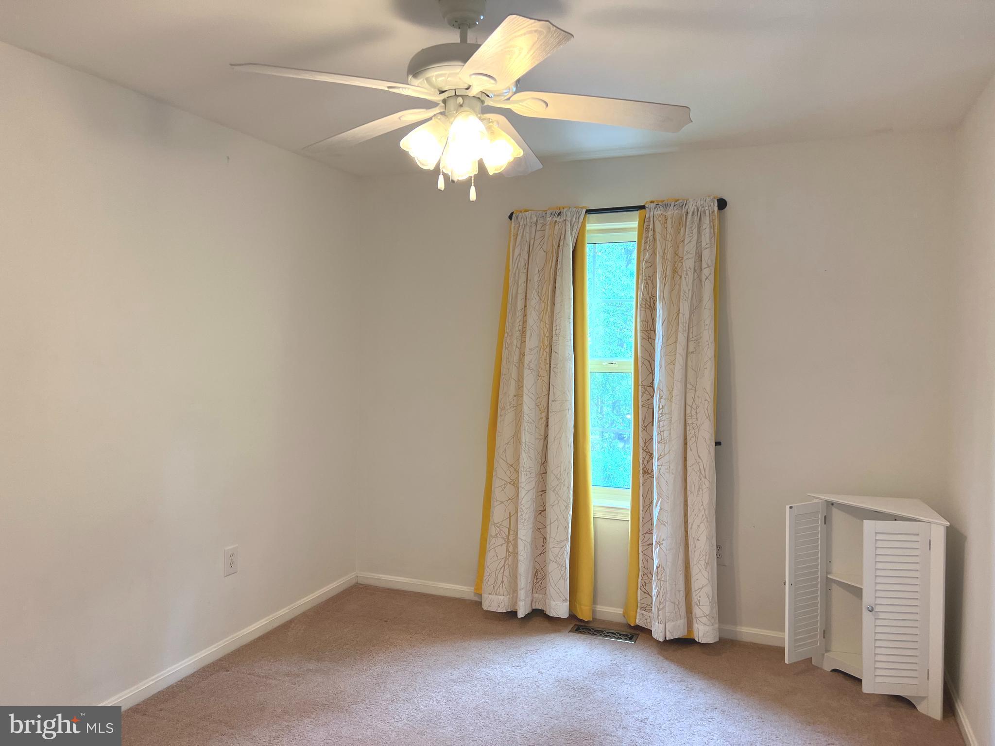 DORCHESTER - ST. CHARLES - Residential Lease