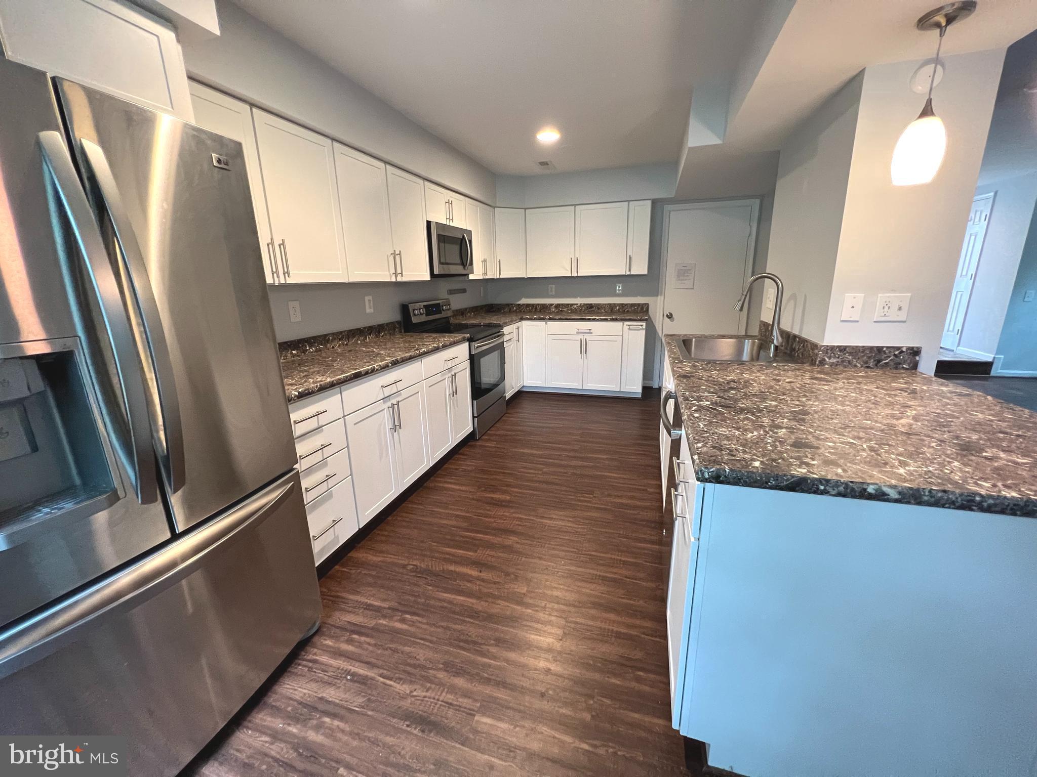 DORCHESTER - ST. CHARLES - Residential Lease