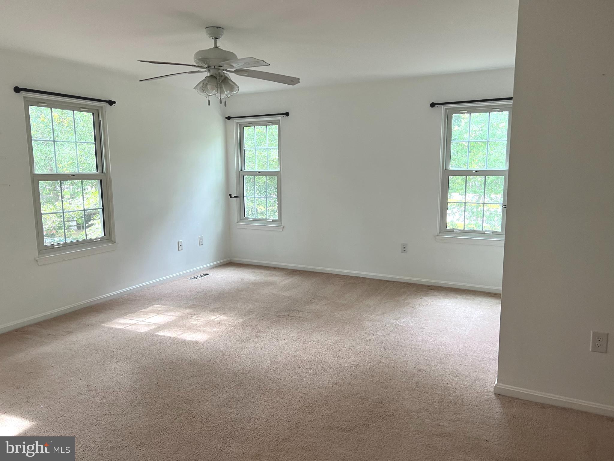 DORCHESTER - ST. CHARLES - Residential Lease