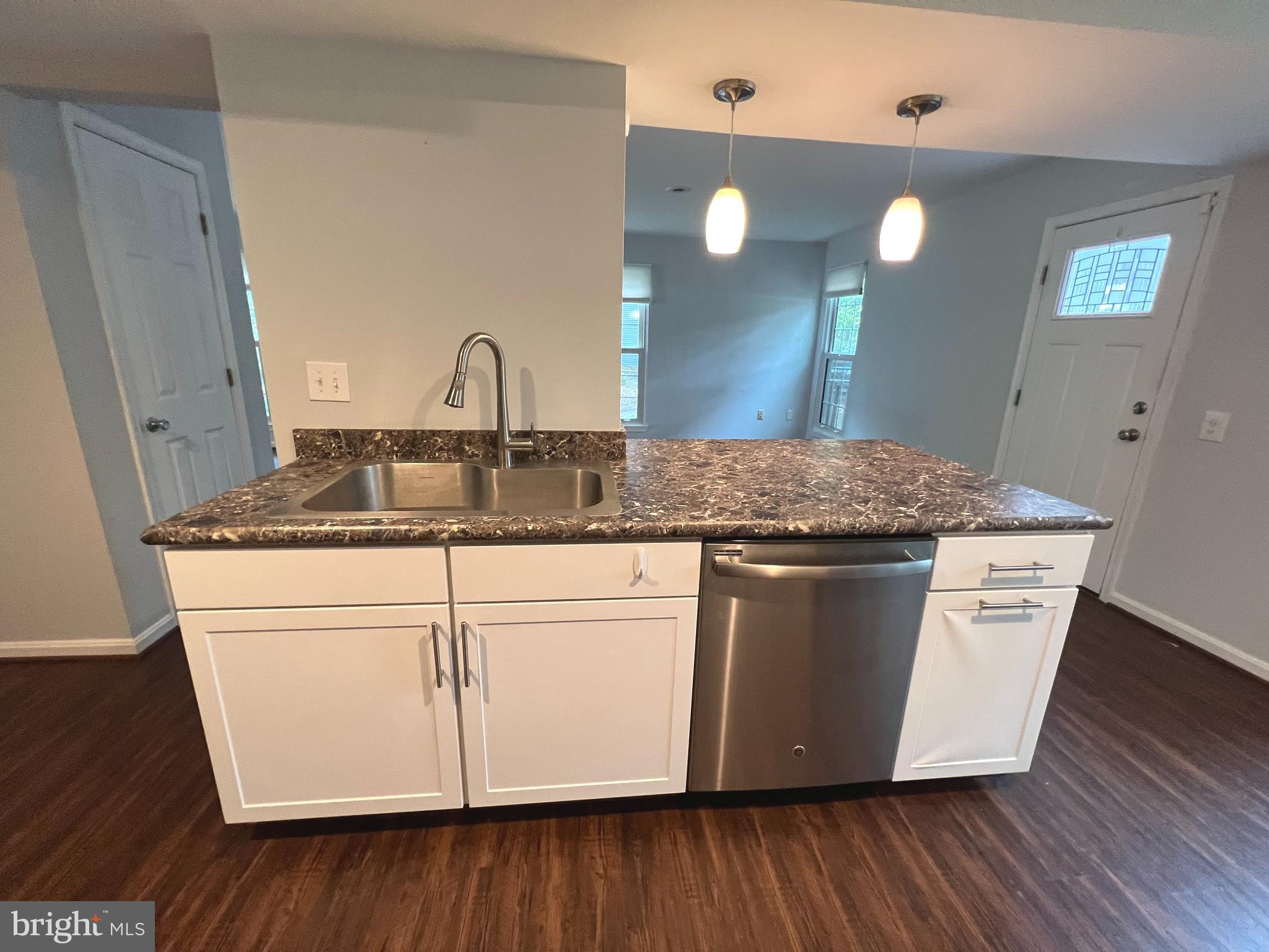 DORCHESTER - ST. CHARLES - Residential Lease