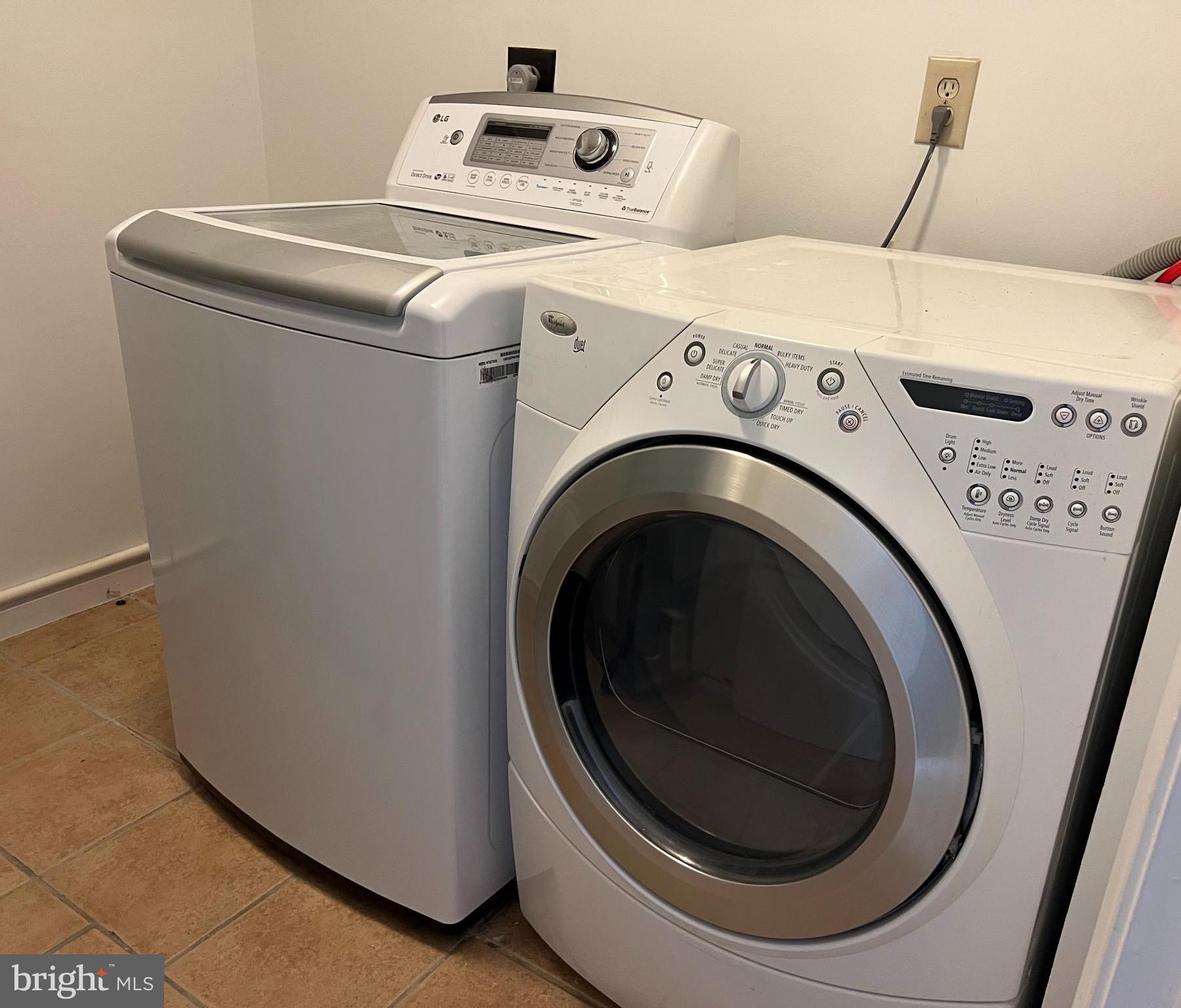 DORCHESTER - ST. CHARLES - Residential Lease