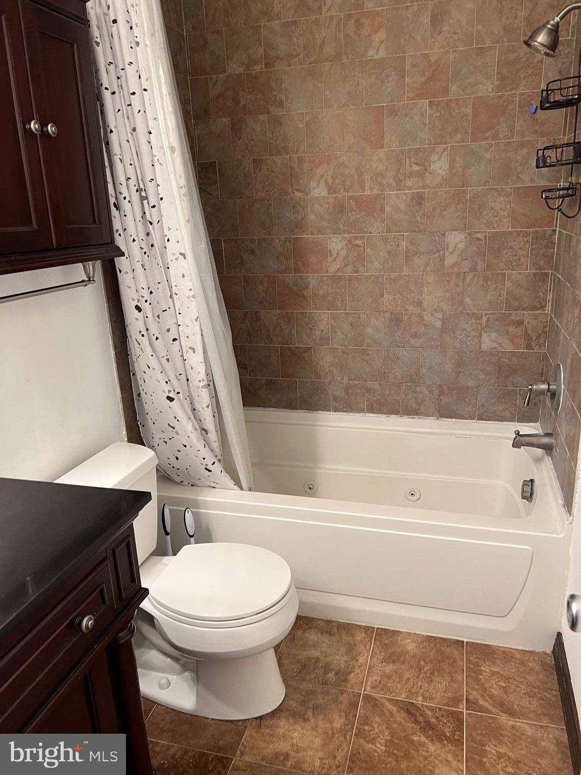 DORCHESTER - ST. CHARLES - Residential Lease