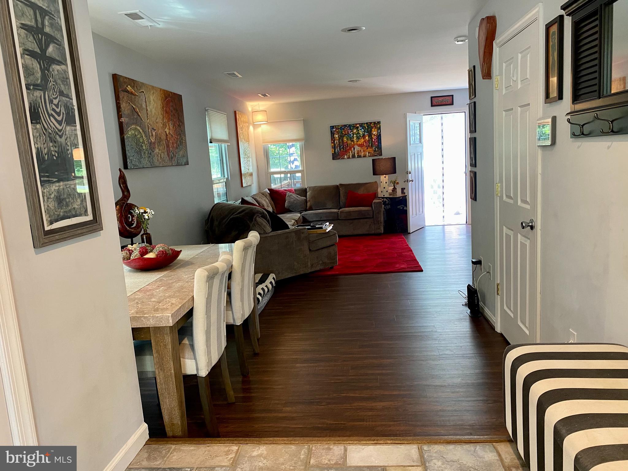 DORCHESTER - ST. CHARLES - Residential Lease