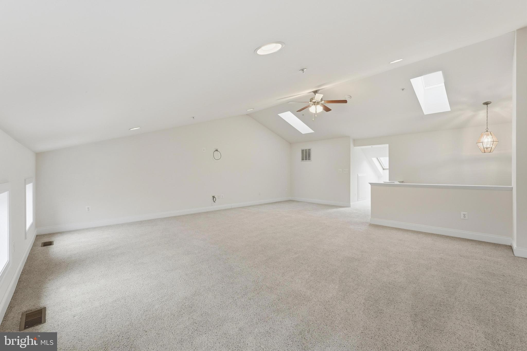 THE ENCLAVE - ARUNDEL PRESERVE - Residential