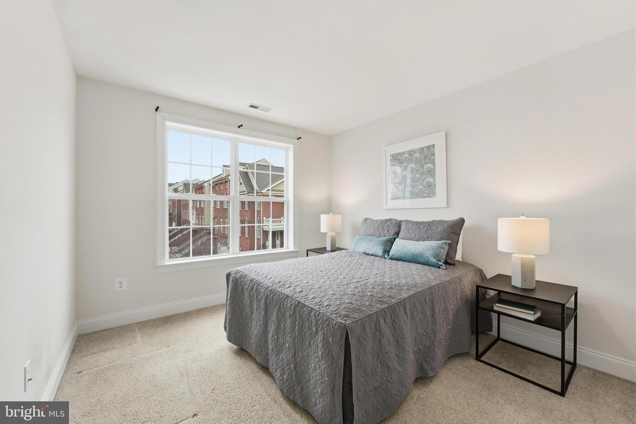 THE ENCLAVE - ARUNDEL PRESERVE - Residential