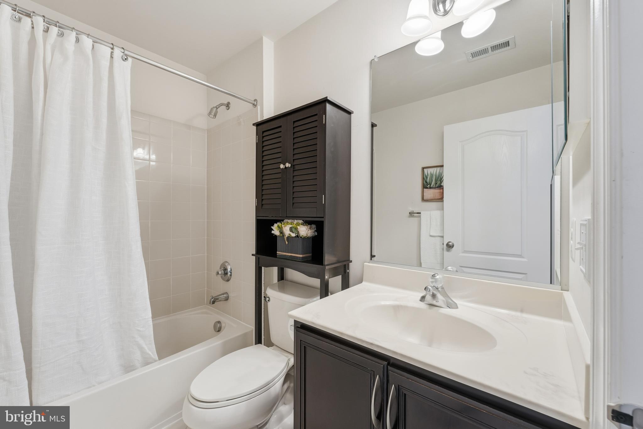 THE ENCLAVE - ARUNDEL PRESERVE - Residential