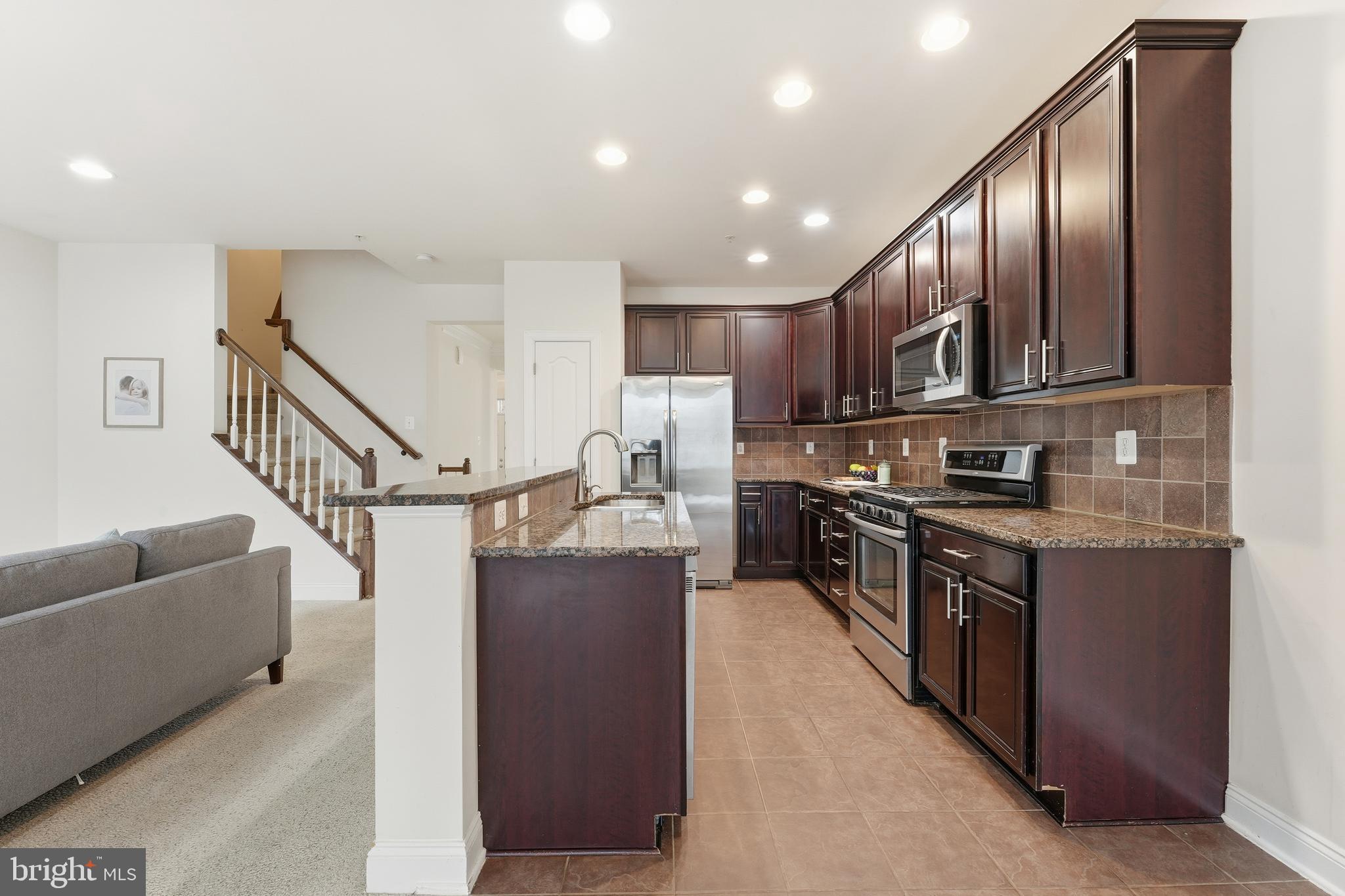 THE ENCLAVE - ARUNDEL PRESERVE - Residential