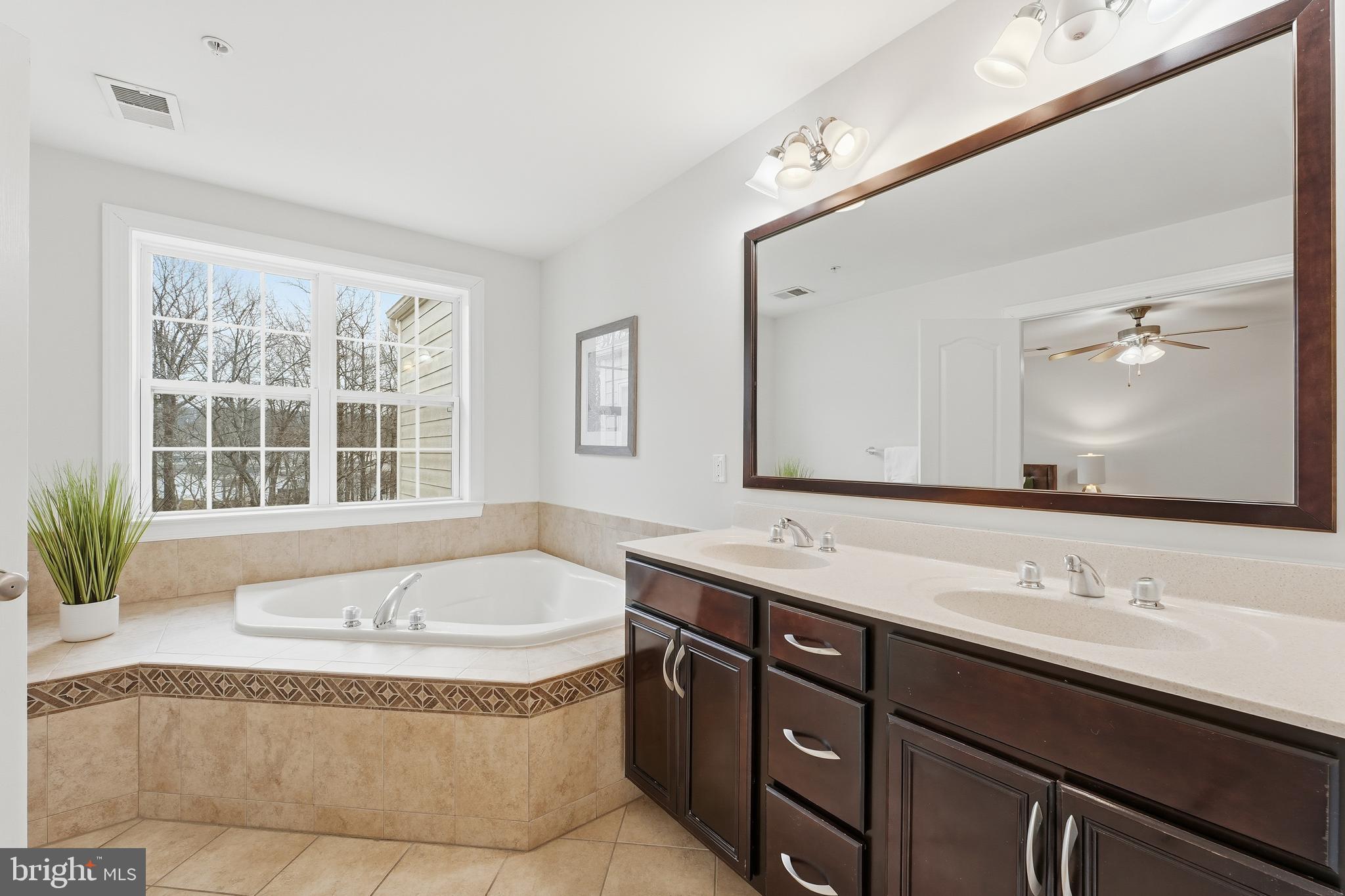 THE ENCLAVE - ARUNDEL PRESERVE - Residential