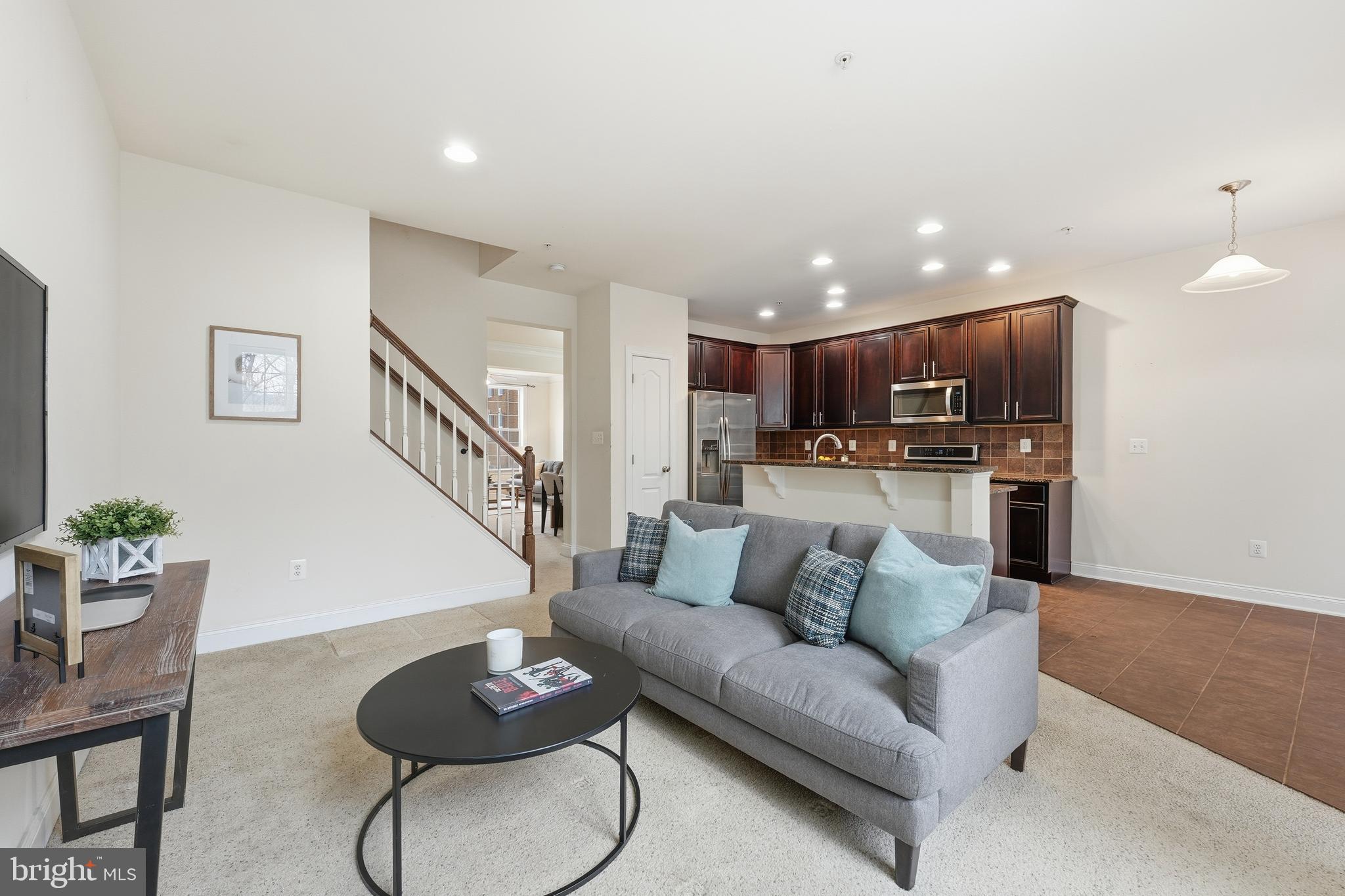 THE ENCLAVE - ARUNDEL PRESERVE - Residential