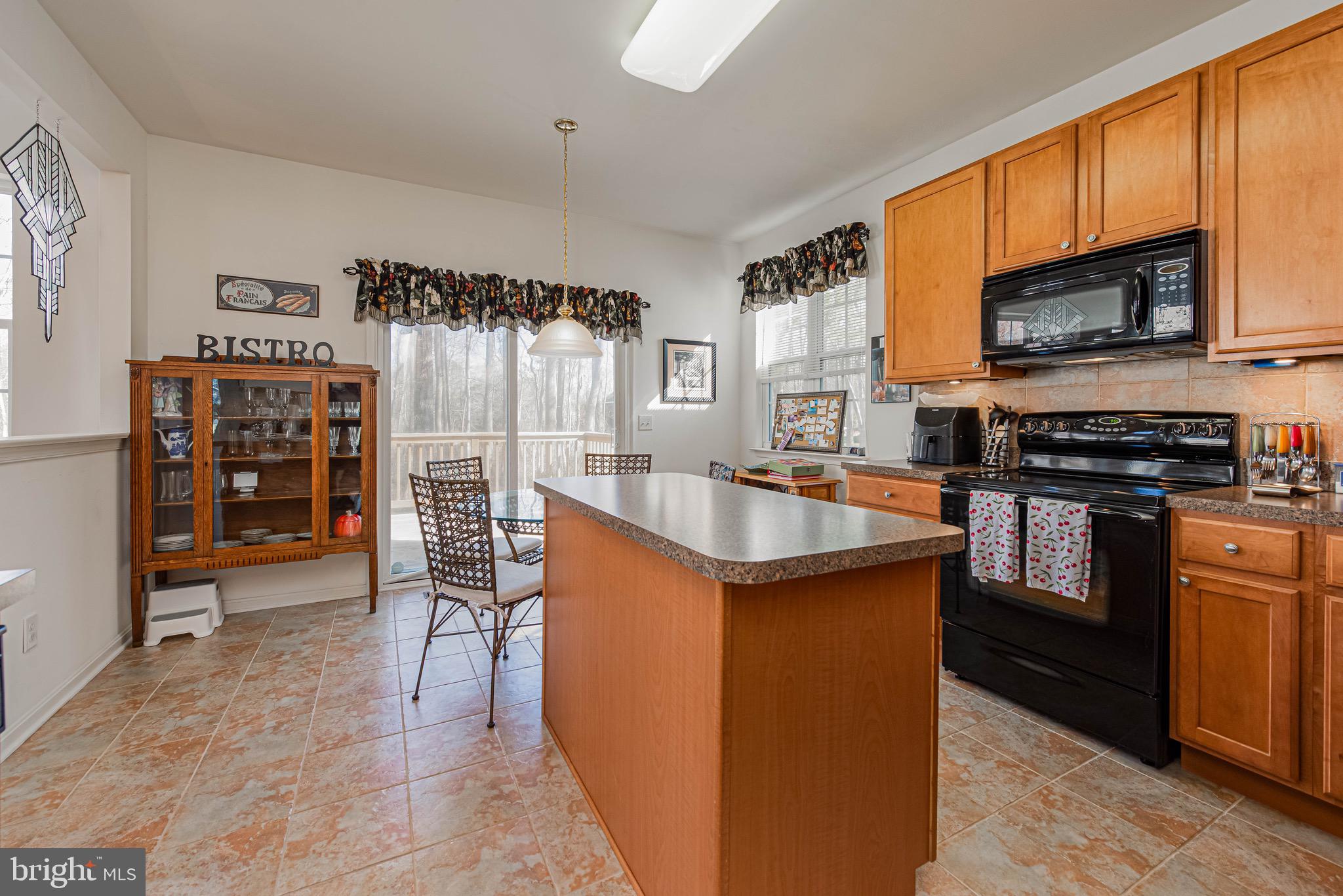 VICTORIA FOREST - Residential