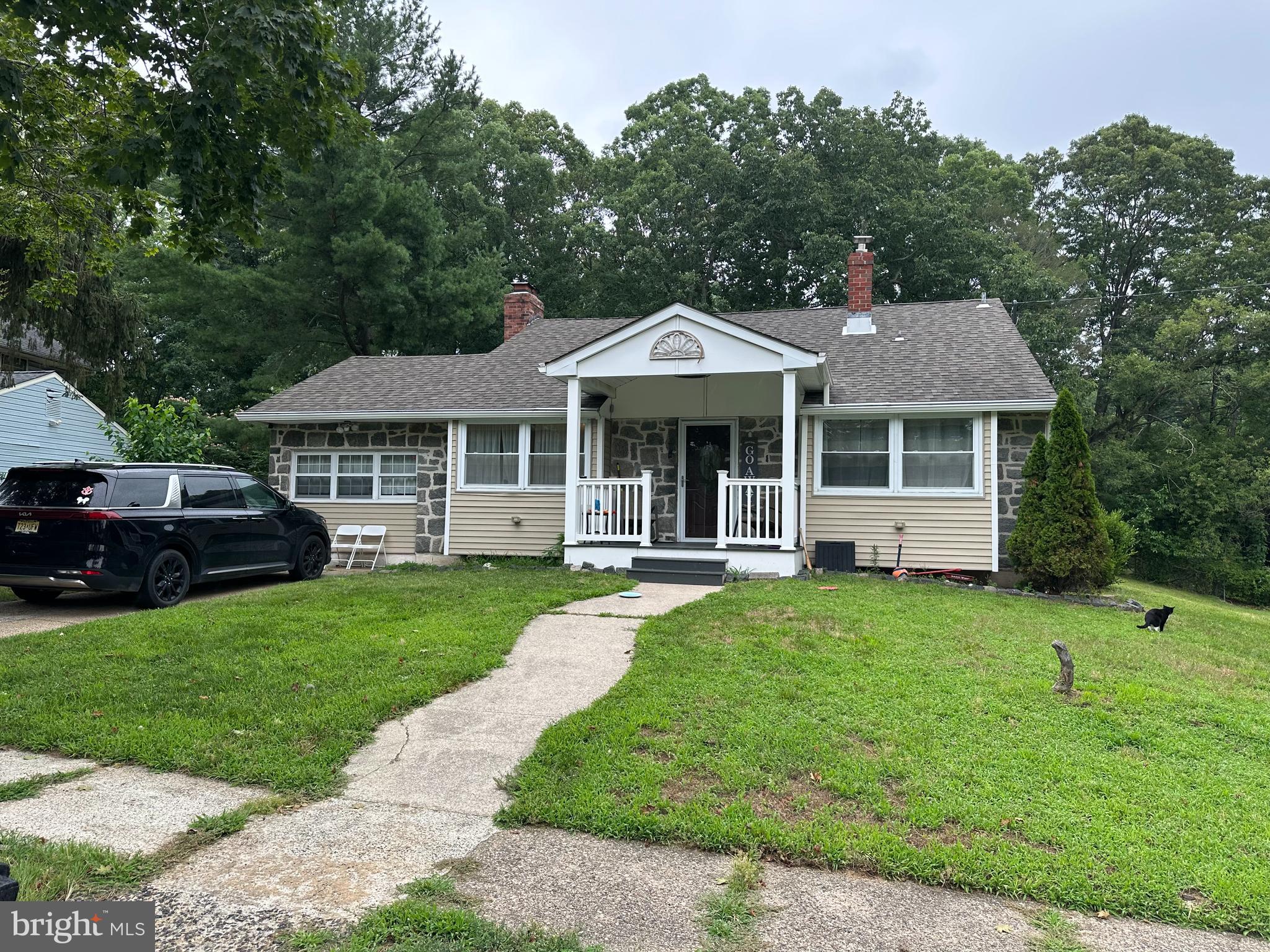 2411 N CUTHBERT DRIVE