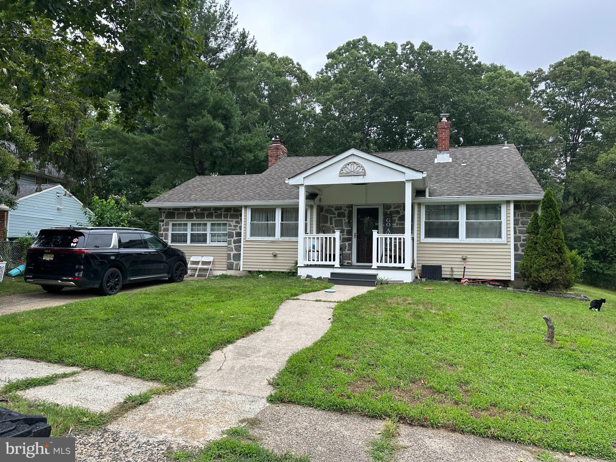 2411 N CUTHBERT DRIVE
