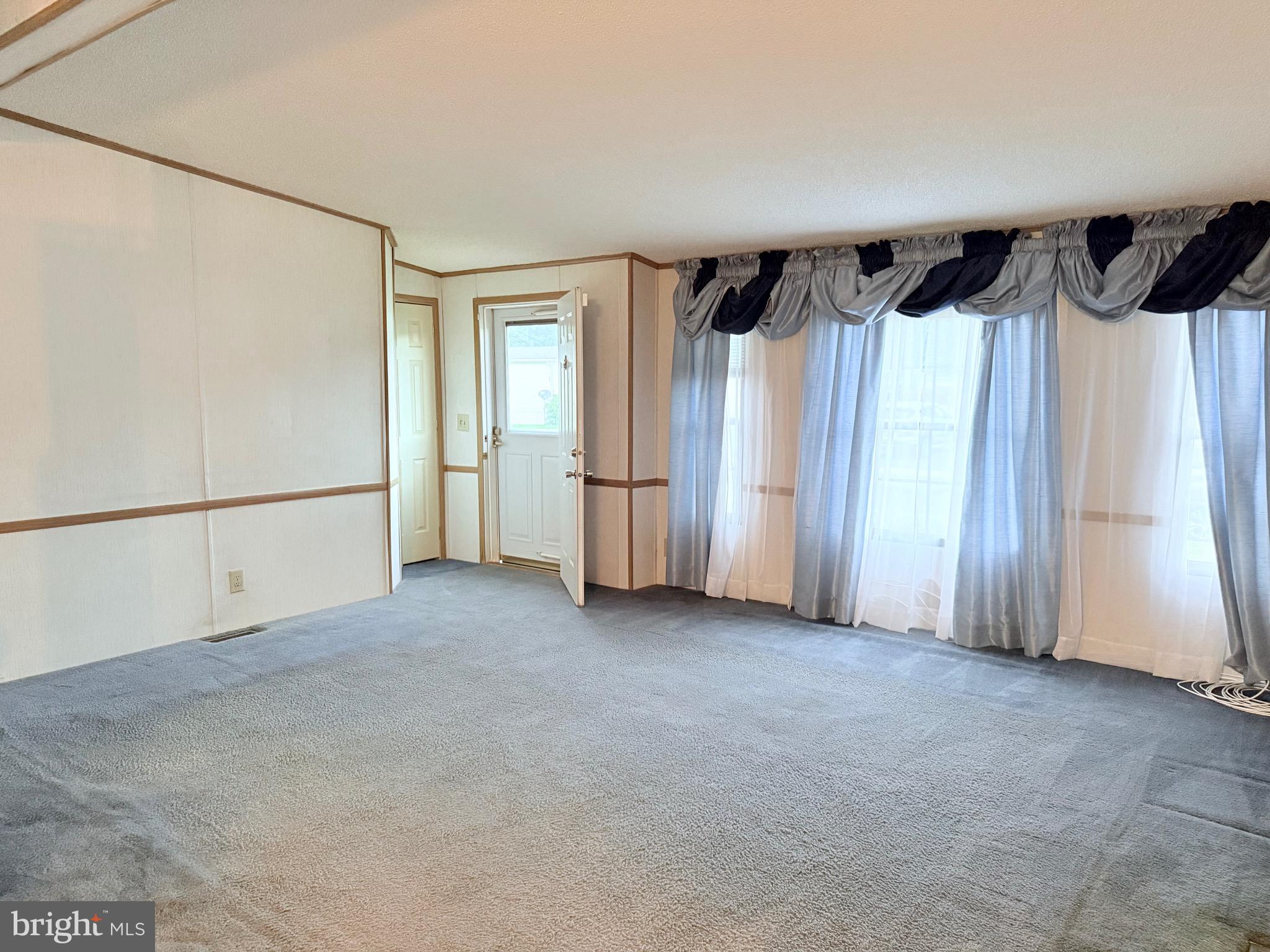 BUSH RIVER MANOR - Residential