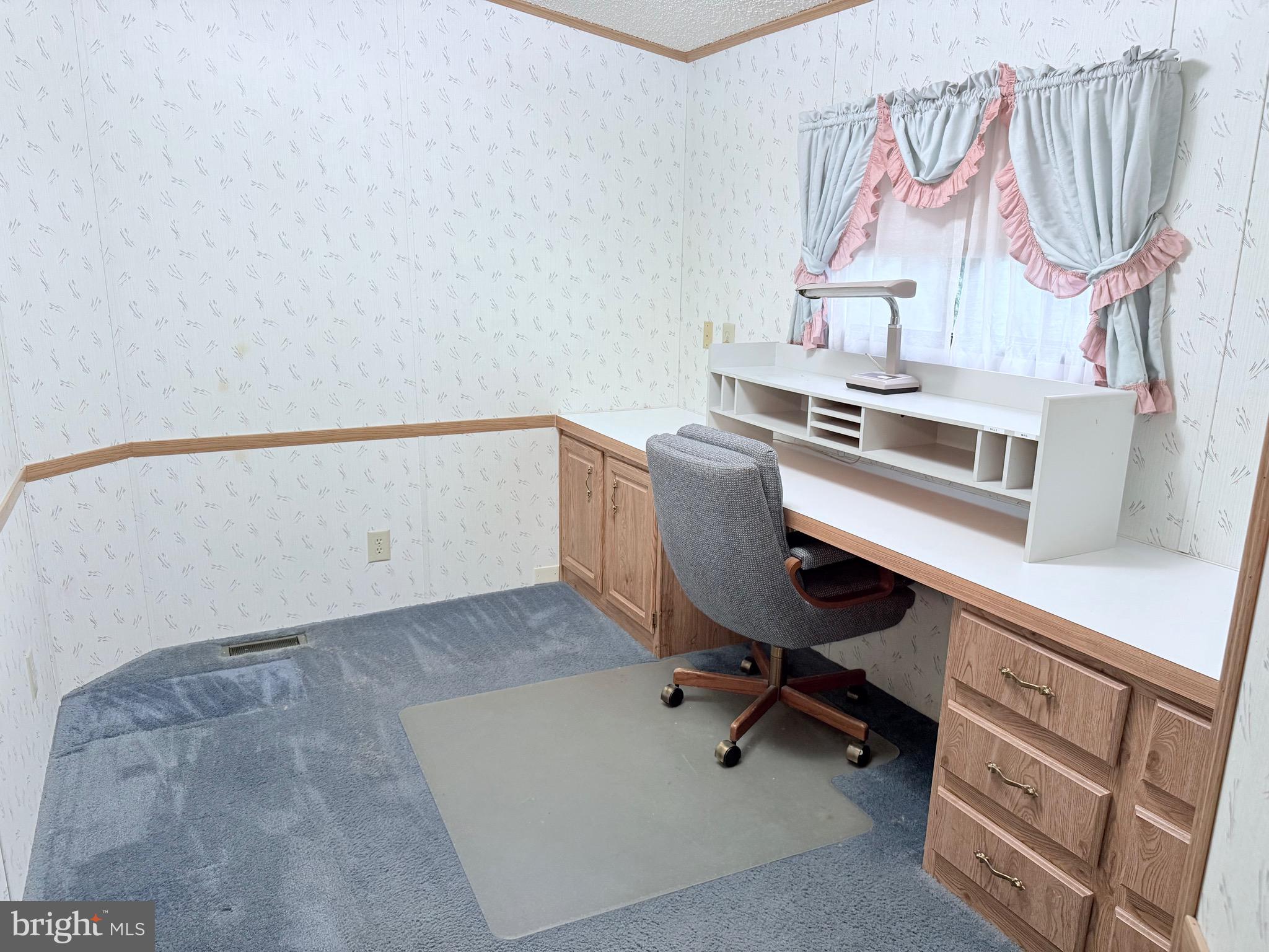 BUSH RIVER MANOR - Residential