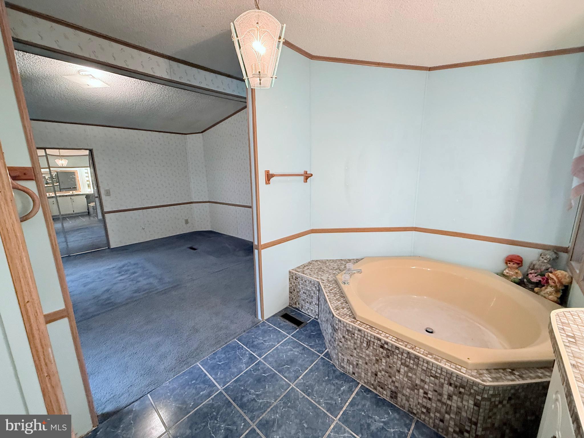 BUSH RIVER MANOR - Residential