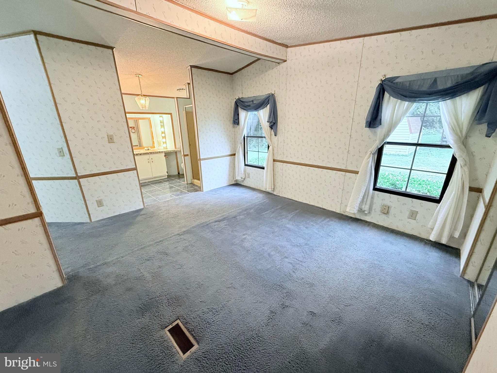 BUSH RIVER MANOR - Residential