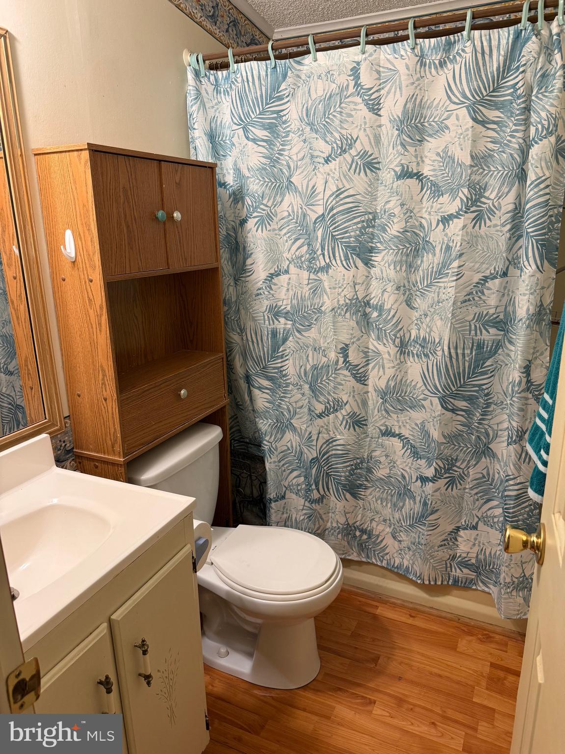 BUSH RIVER MANOR - Residential