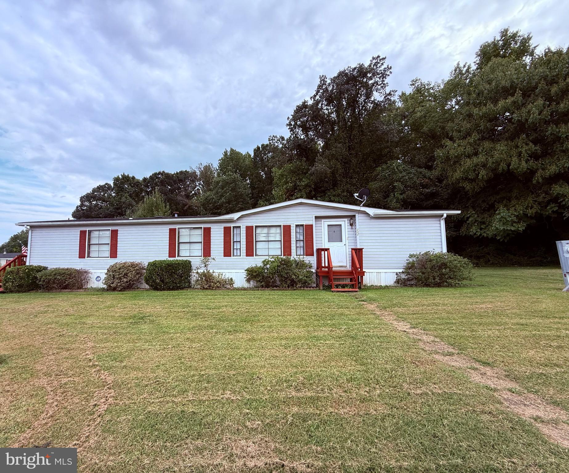 BUSH RIVER MANOR - Residential