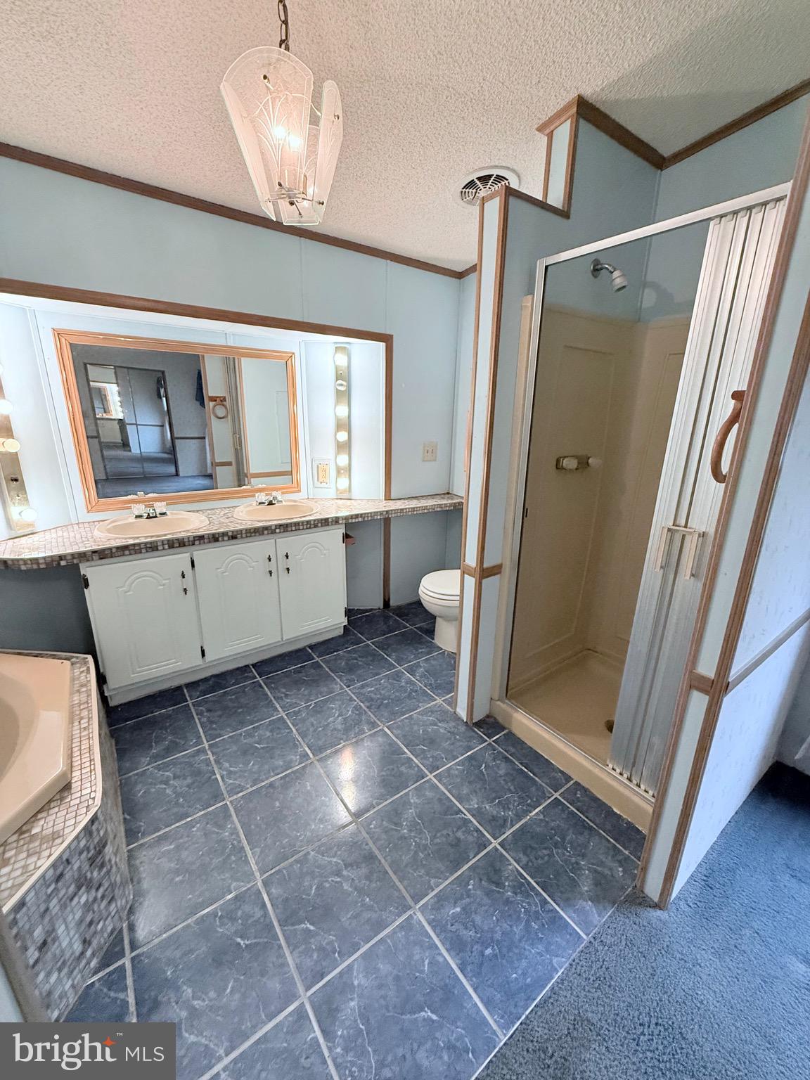 BUSH RIVER MANOR - Residential